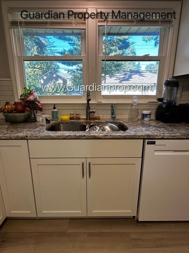 Photo - Spacious Richfield Side by Side, Renovated...