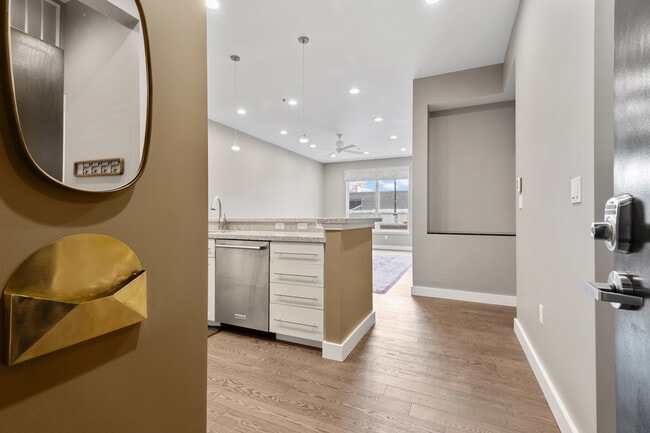 Photo - 350 S 200 E Unit 319