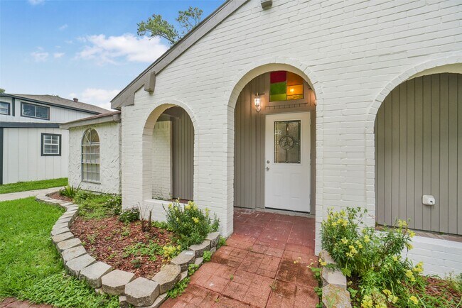 Building Photo - 23122 Whispering Willow Dr