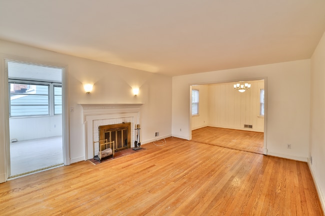Photo - Spacious, Accessible Downtown Silver Spring Townhome!!.... Renovated Kitchen, Finished Basement, ...