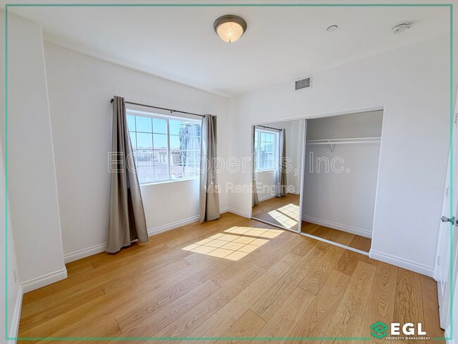 Photo - 1521 S Hayworth Ave Unit 102