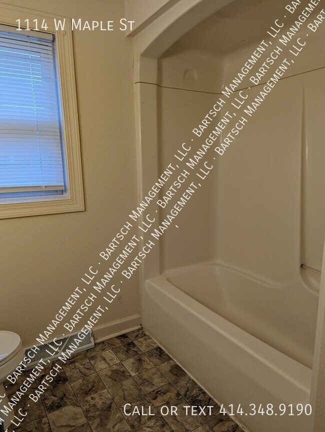 Photo - 1114 W Maple St