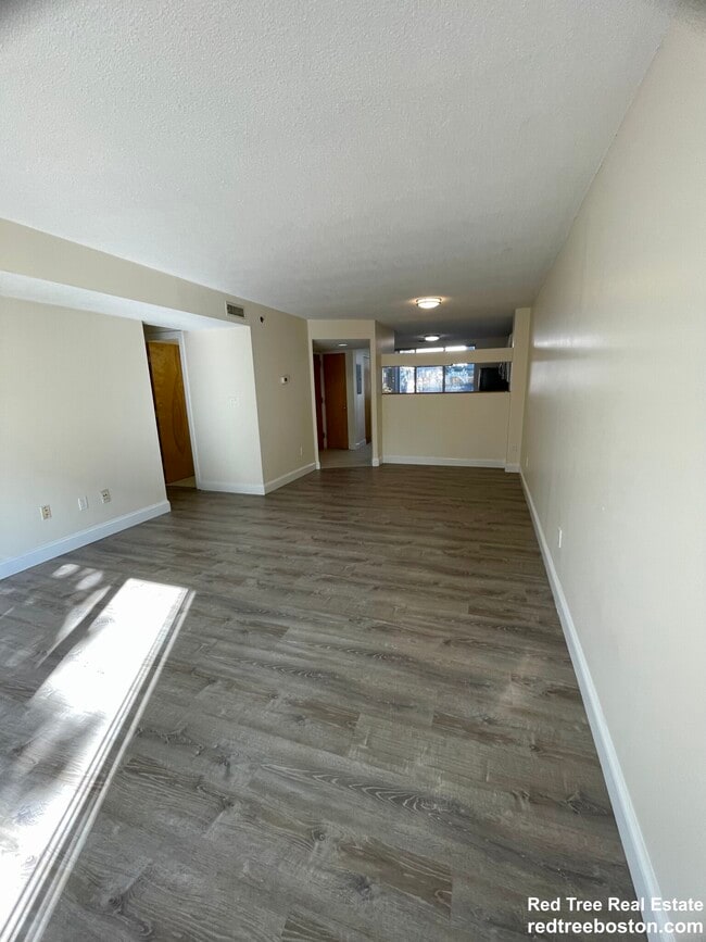 Photo - 148 N Beacon St Unidad B3