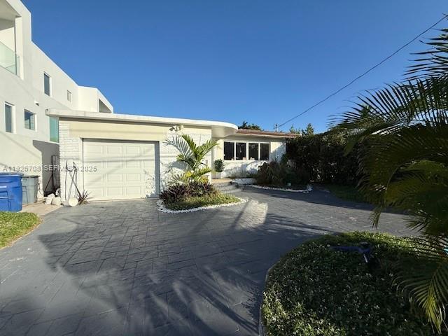 Photo - 9541 Carlyle Ave