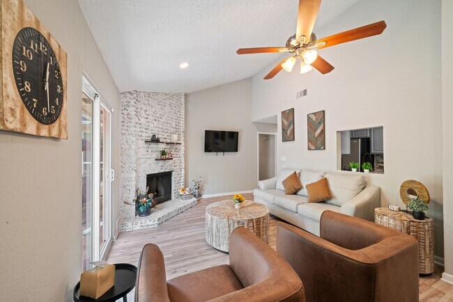 Building Photo - 2523 Village Oak Dr.