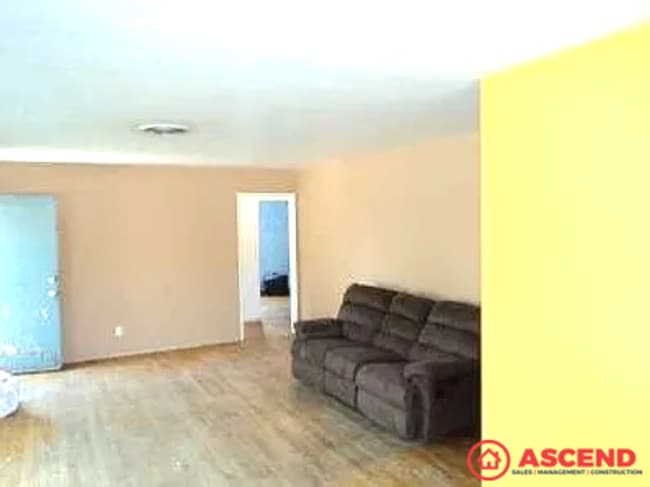 Photo - Comfortable 3BD/1BA Home in Bakersfield's 93304 — Gardener Included & Pets Welcome!