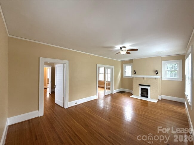 Photo - 420 N Laurel Ave