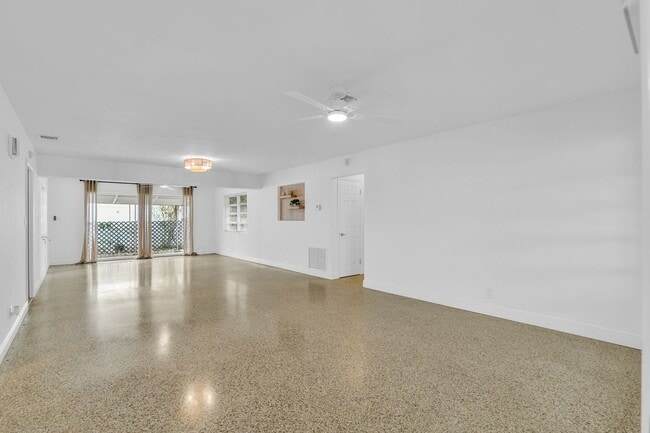 Photo - 702 Sunset Dr