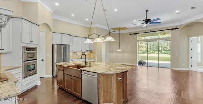 Photo - 1719 Pennan Pl