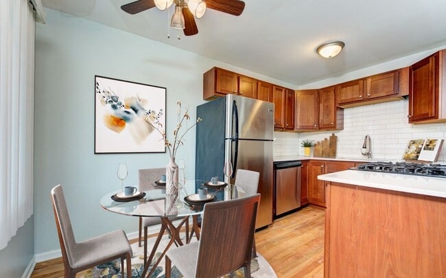 Photo - BEAUTIFUL LARGE 3 BED TOWNHOUSE WITH IN-UNIT LAUNDRY!