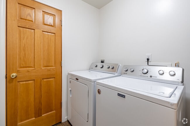 2BR, 1BA - 975SF - Laundry Room