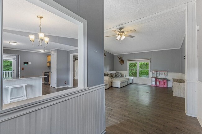 1022 Dogwood Ln
