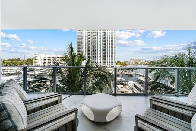 Building Photo - 17111 Biscayne Blvd Unit 307