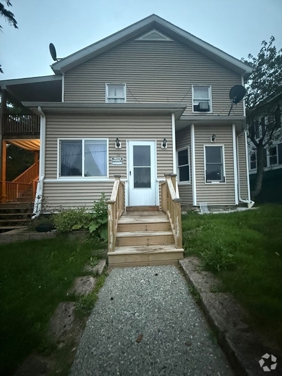 Building Photo - 15 Oakes Ave Unit 1 Rental