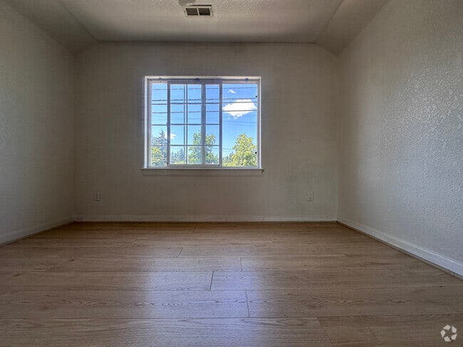Building Photo - 3100 SE 122nd Ave Rental