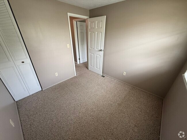 Building Photo - Stunning 3 beds 1.5 baths in Mineral Ridge Rental