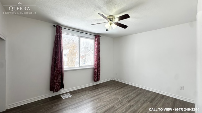 Photo - 981 Hackett St