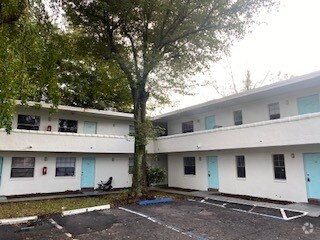 Building Photo - 1227 NE 5th Ter Rental