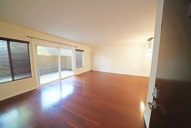 Photo - 18350 Hatteras St