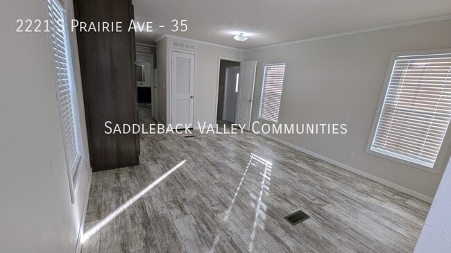 Photo - 2221 S Prairie Ave