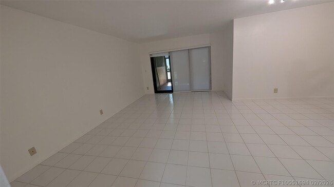 2372 NW 39th Ave