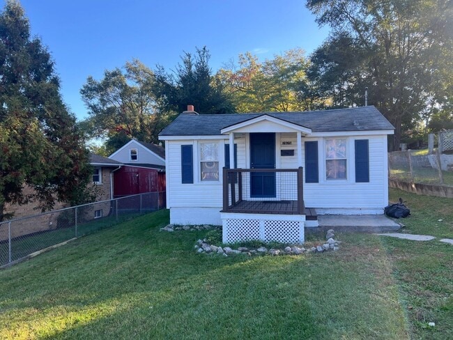 Building Photo - 2525 Parke St