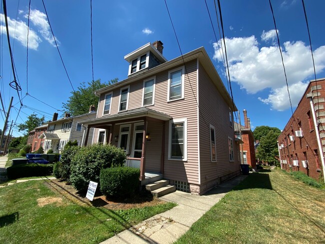 Building Photo - 1236 Neil Ave Unit 1233 Forsythe