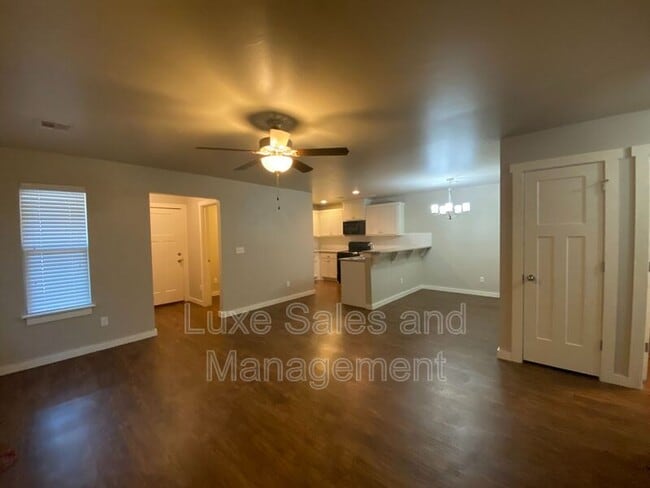 Photo - 737 SW 13th St