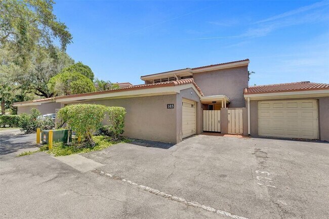 Photo - 103 Heatherbrook Way