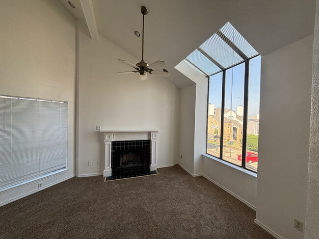 Photo - 4719 N Galloway Ave Unidad 203