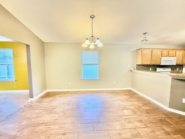 Photo - 2070 Catline Cir