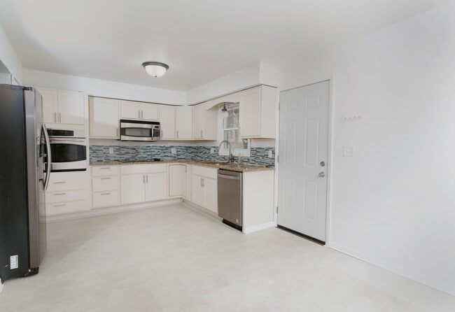 Photo - 1428 Josephine St