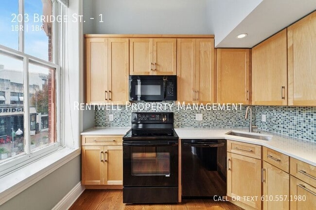 Photo - 203 Bridge St Unit 1