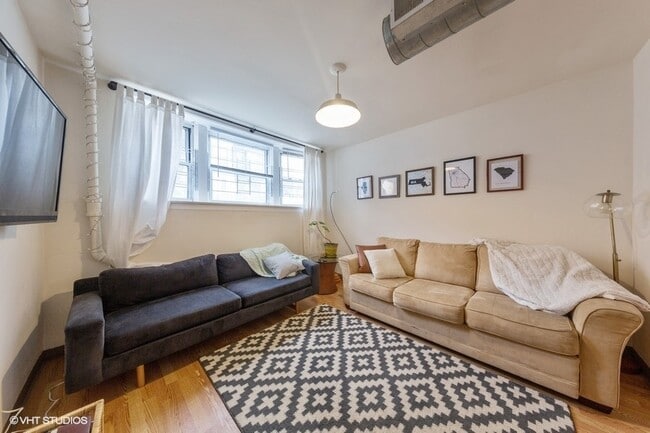 Photo - 613 W Surf St Unit GARDEN