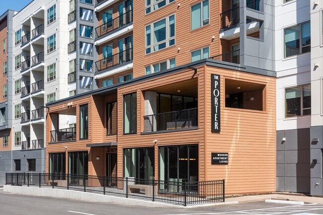 Entrada - The Porter at Westport Plaza