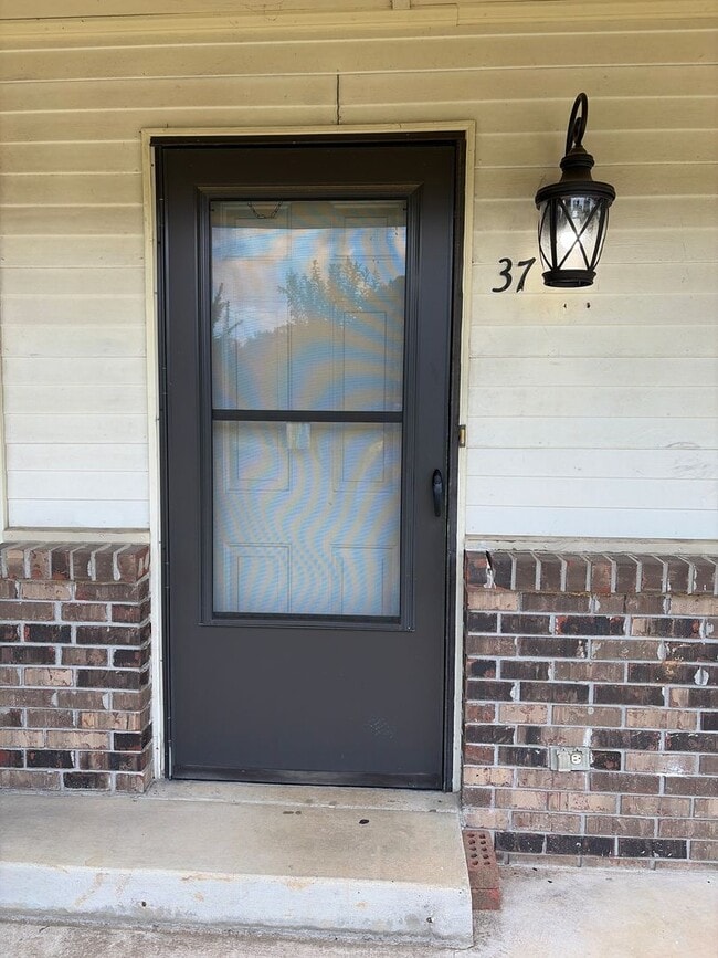 Building Photo - 39-39 Rushwood Dr Unit 37