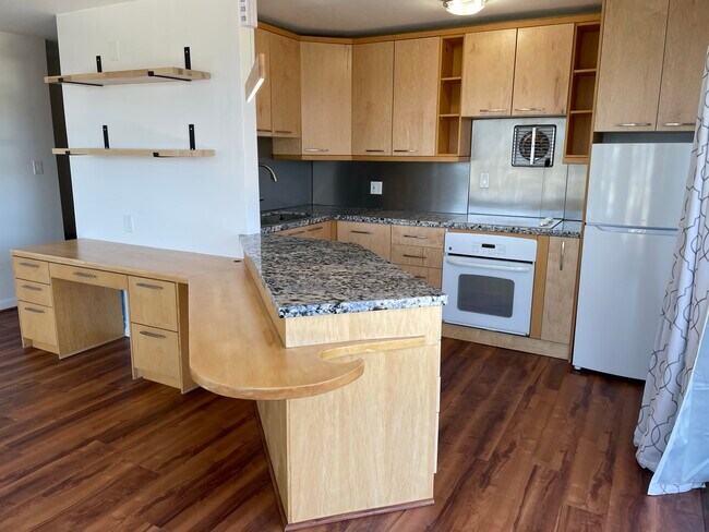 Photo - 1415 Victoria St Condo Unit 911