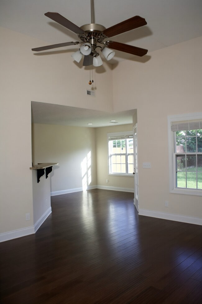 Photo - 1275 Eagle's View Dr