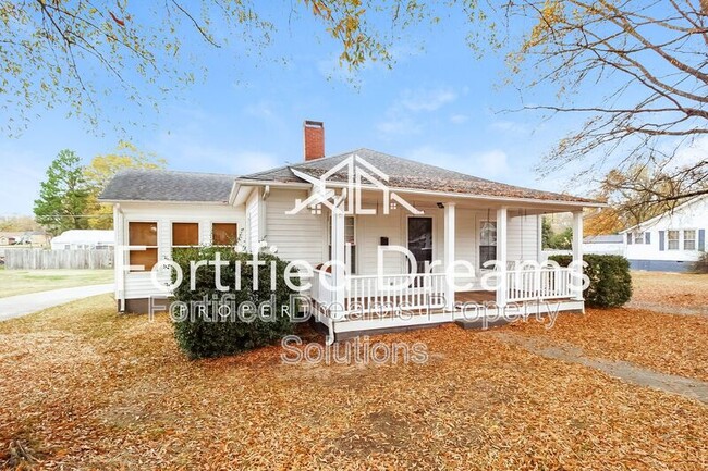 Photo - 309 E 11th St