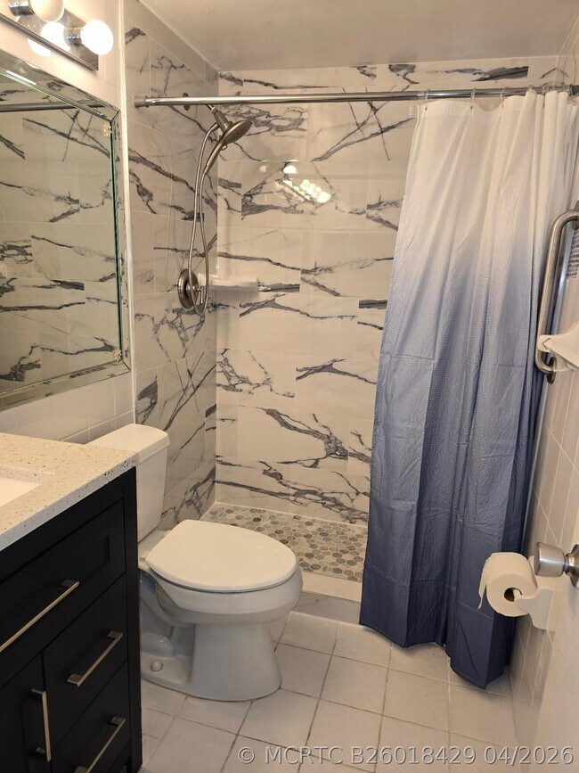 850 East Dr Unit 207