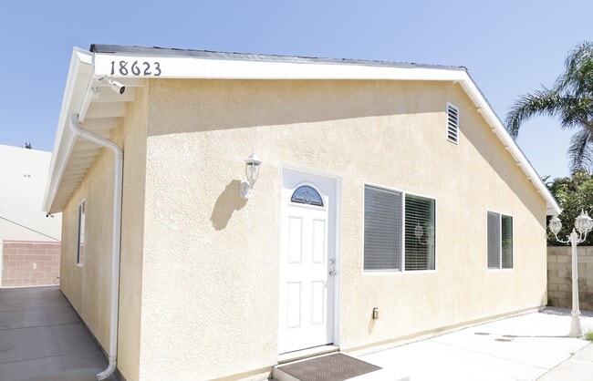 Building Photo - 18623 Bryant St