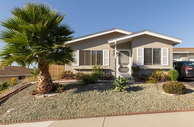 Building Photo - Beautiful 2 bedroom in 55+ Community Rental