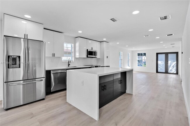 Building Photo - 407 NW 45th St