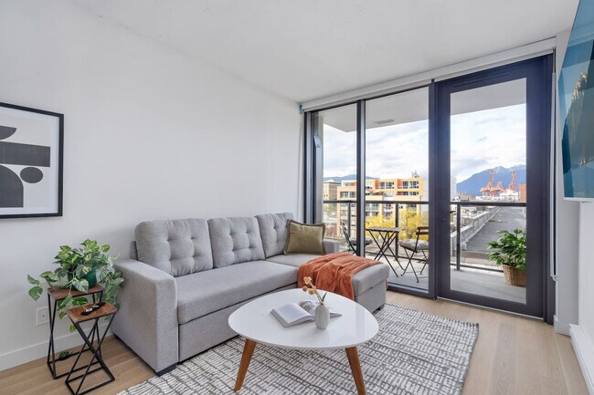 Photo - 239 Keefer St