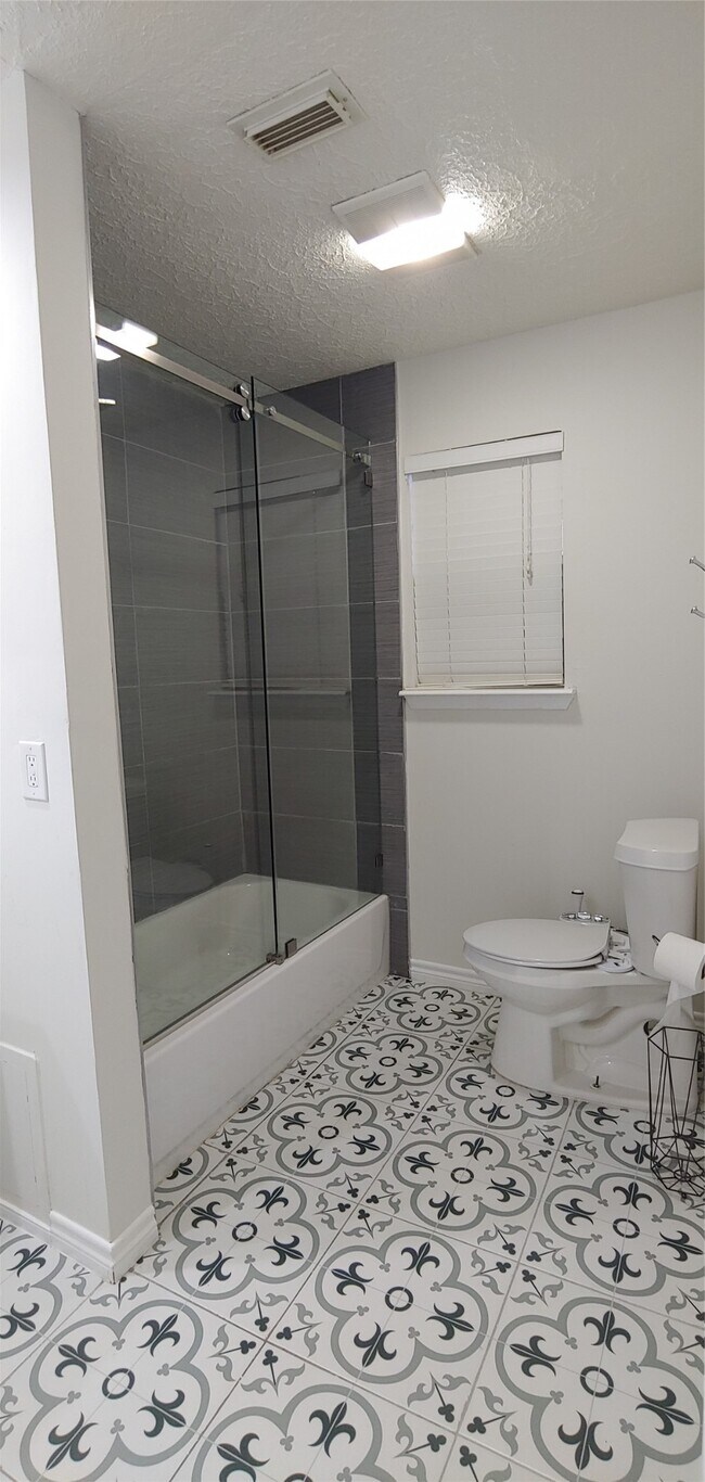 Photo - 1930 Pepperwood Ln