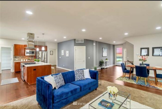 Photo - 5106 NE 11th St