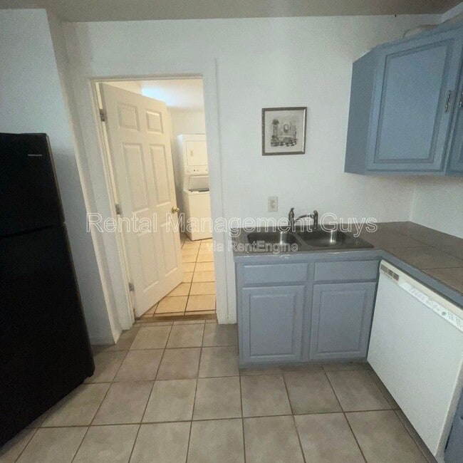 Photo - 2021 3rd Ave S Unit B1