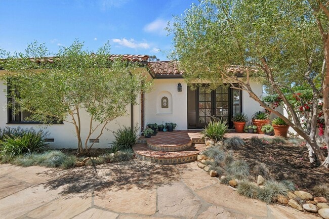 Photo - Samarkand Spanish Sanctuary with Private Courtyard & Mountain Views