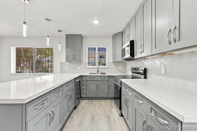 Building Photo - 4952 NW 21st Ave