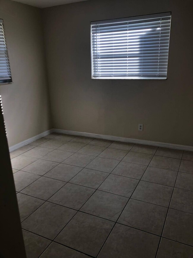 Photo - 404 NE 4th St Unit 1-2